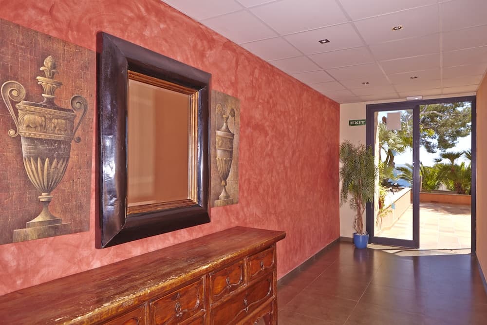 MLL Blue Bay Hotel — 3