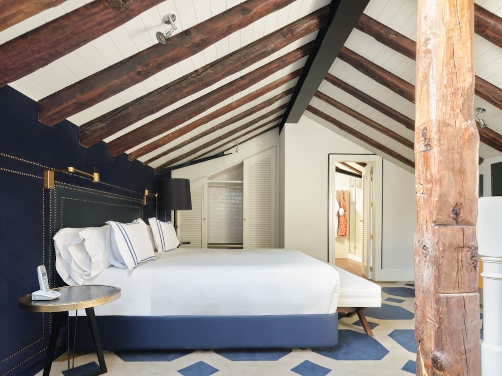 Only YOU Boutique Hotel — 28