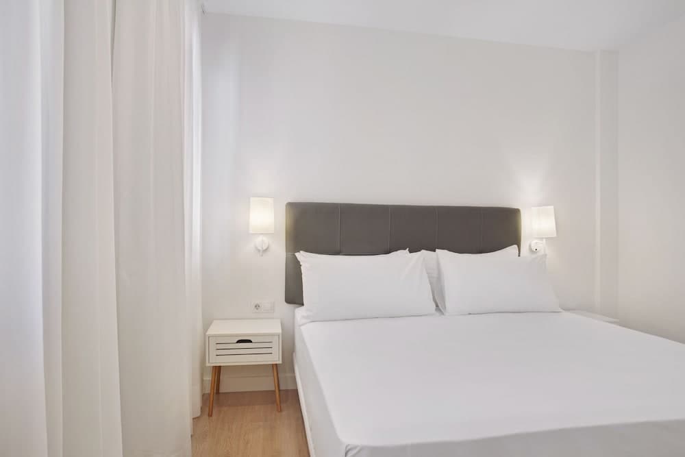 Apartamentos Metrópolis Sevilla — 10