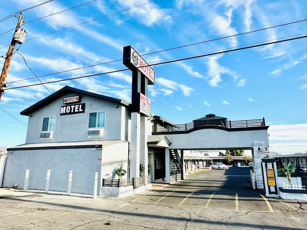 Perfect Inn Motel — 6