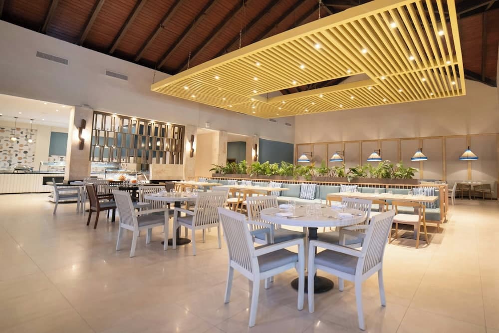 Royalton Punta Cana, Ein Autograph Collection All-Inclusive Resort & Casino — 16