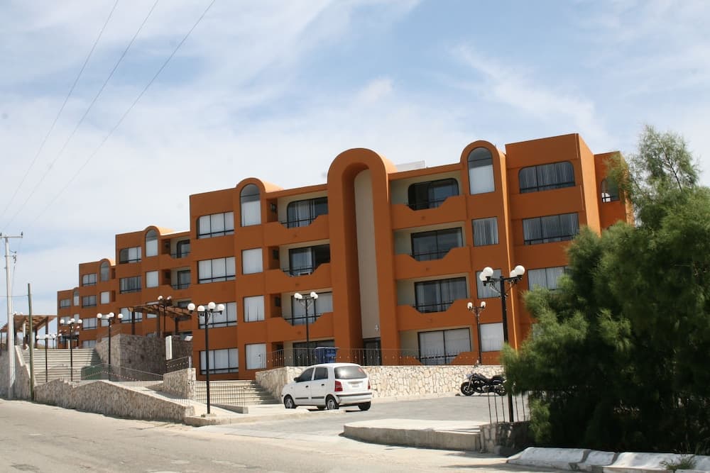 Sunrock Hotel and Suites — 20