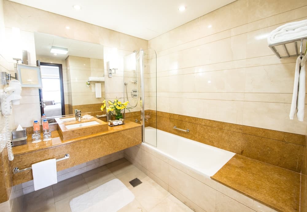 Grand Millennium Dubai — 20