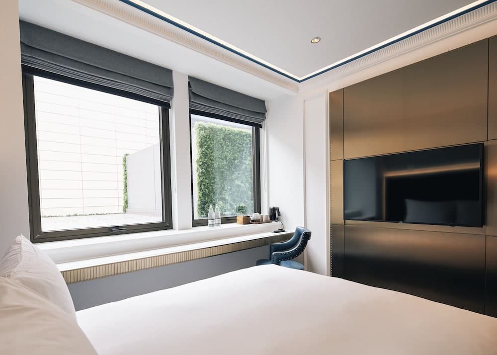Page8, Page Hotels — 12