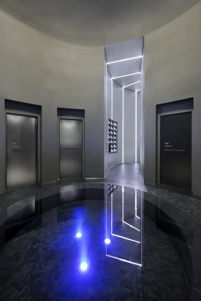 Armani Hotel Dubái, Burj Khalifa — 14
