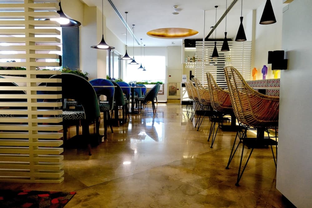 Hotel Vértice Sevilla — 17