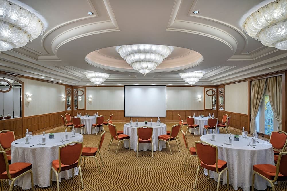 Sheraton Dubai Creek Hotel & Towers — 3