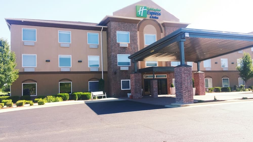 Comfort Inn & Suites Miami - Route 66 — 9