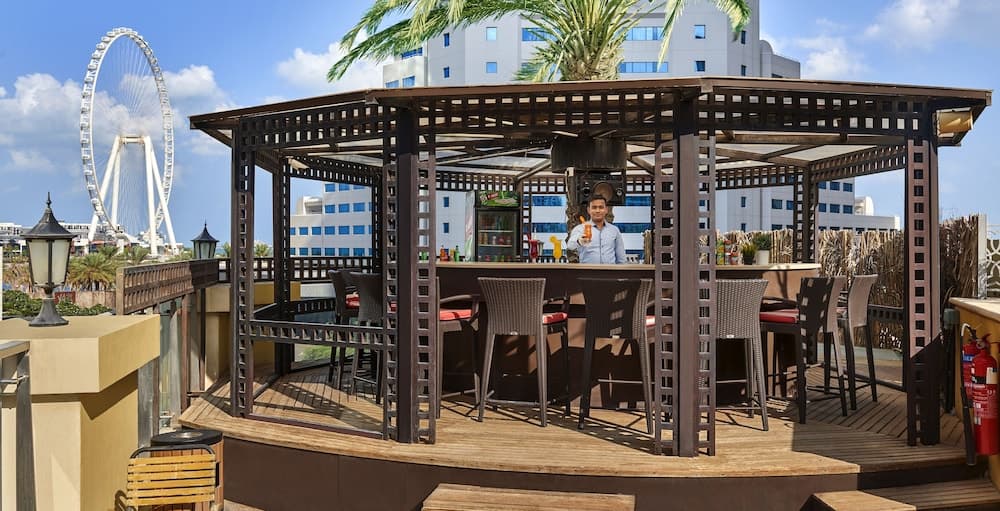 Ramada Hotel and Suites by Wyndham Dubai JBR — 22