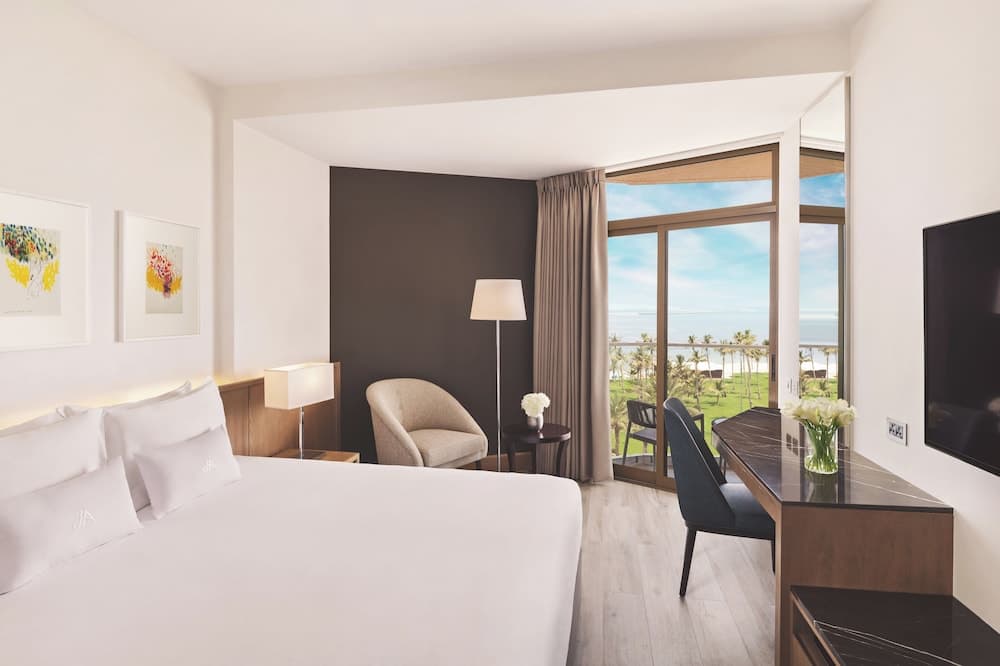 JA Beach Hotel, Dubai — 12