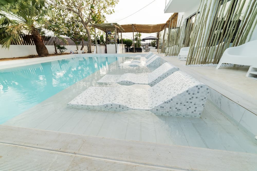 PAIISE Hotels — 2