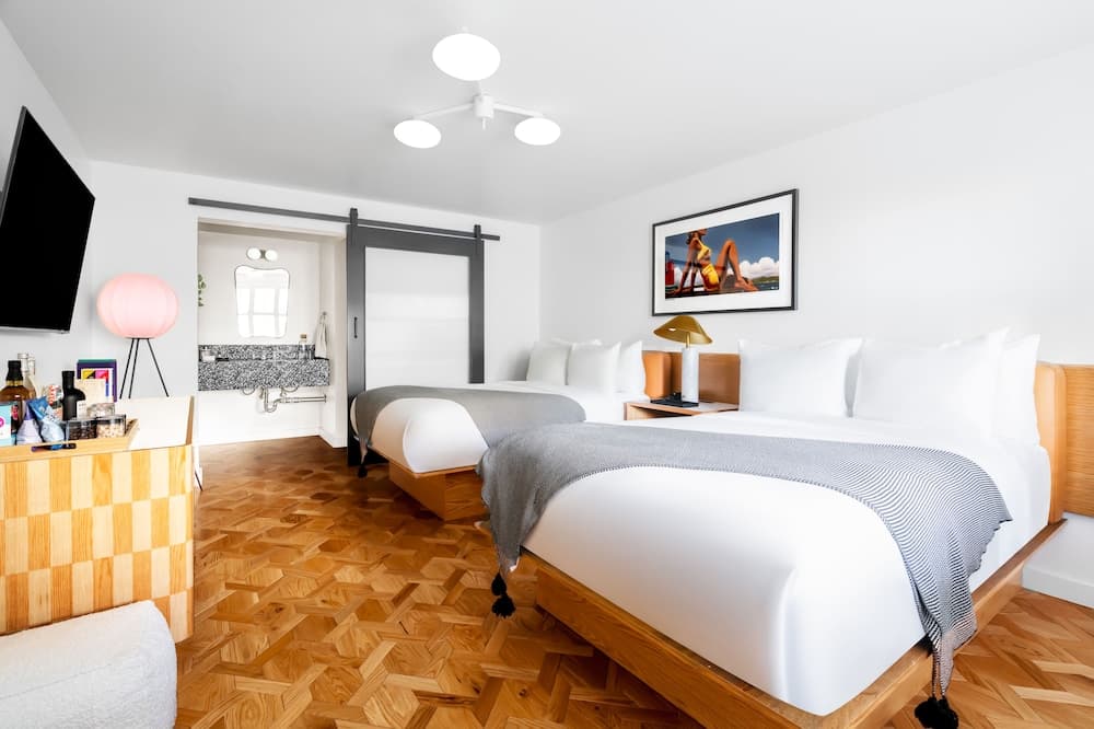 Short Stories Hotel — 11