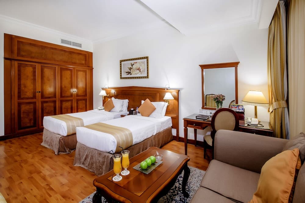 Grand Excelsior Hotel Bur Dubai — 29