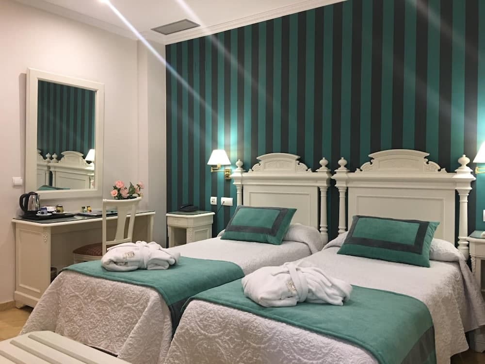 Hotel Boutique Adriano Sevilla — 22