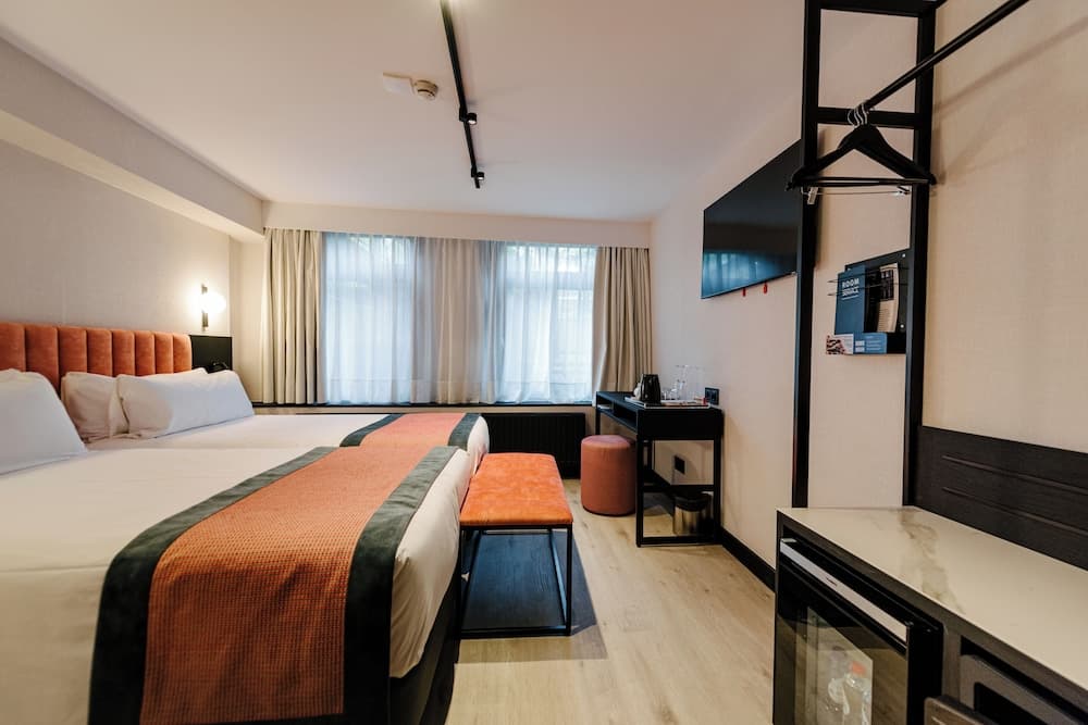 Catalonia Vondel Amsterdam — 20
