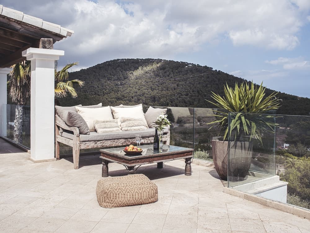 KM4 Ibiza — 10