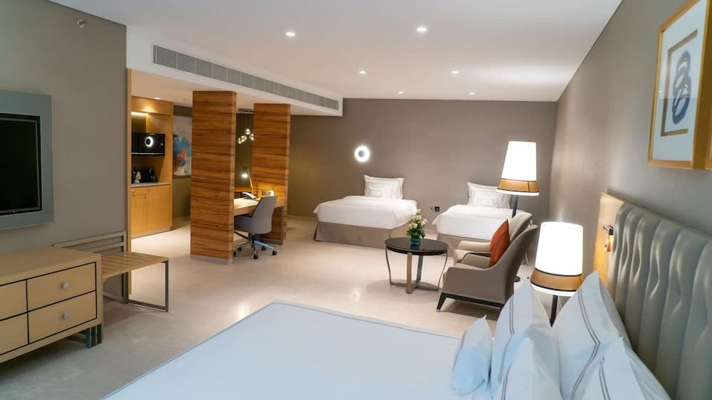 Grand Cosmopolitan Hotel — 10