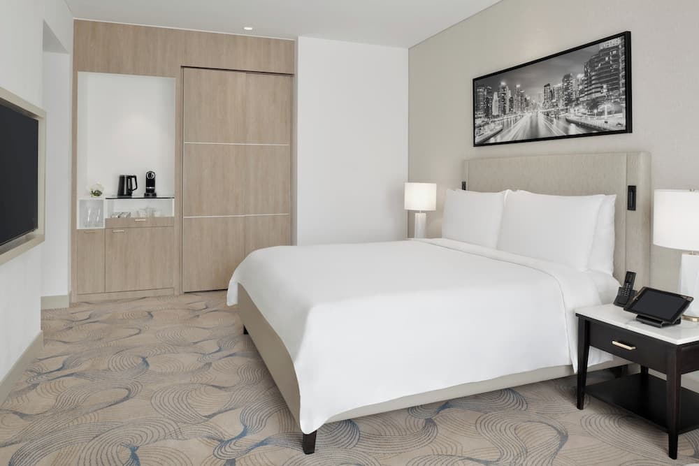 JW Marriott Hotel Marina — 7