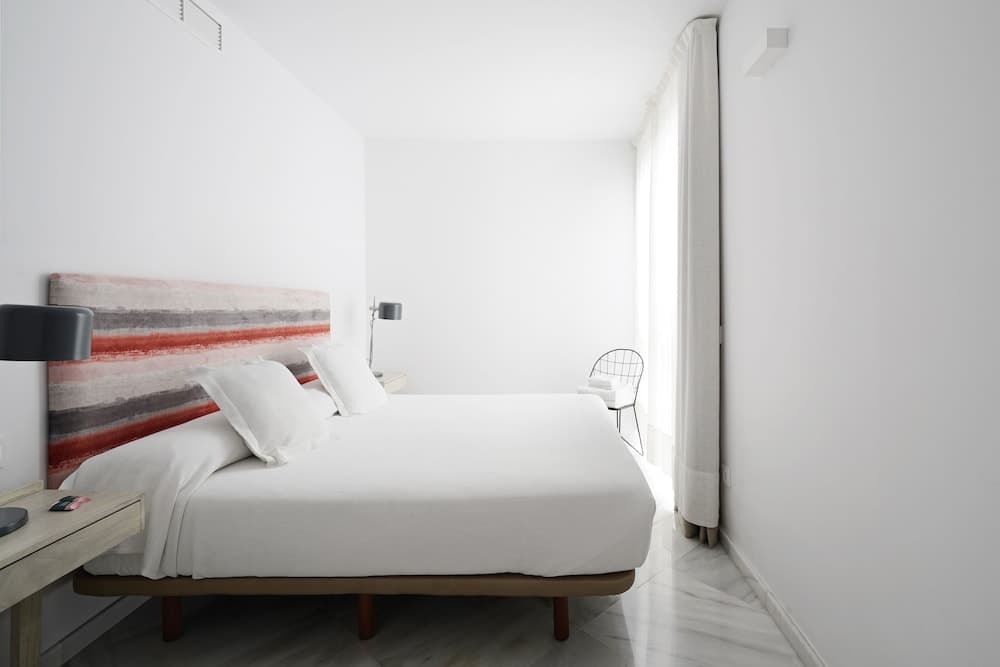 Numa Seville Molina — 25