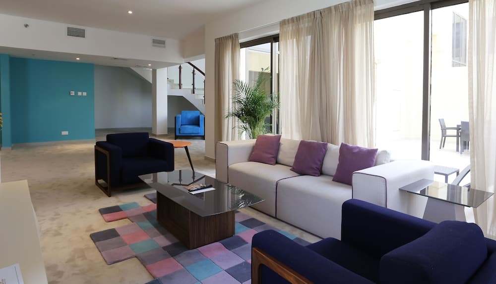 Ramada Hotel and Suites by Wyndham Dubai JBR — 12