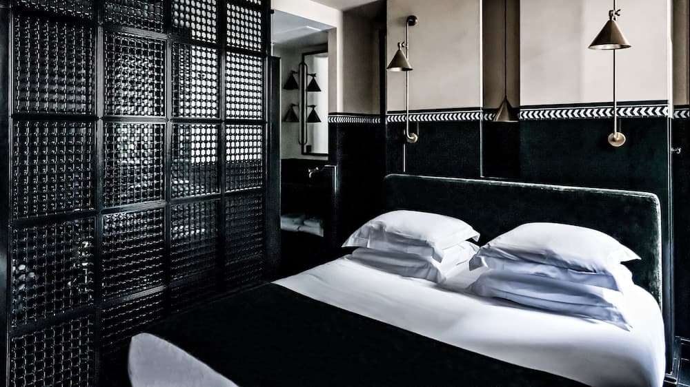 Monsieur George Hotel & Spa – Champs Elysées — 25