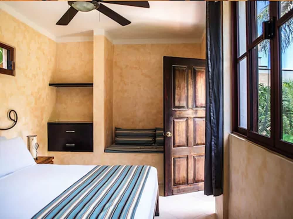 Barrio Latino Hotel Riviera Maya — 8