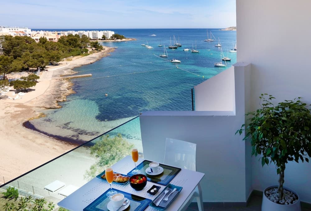 AxelBeach Ibiza Spa & Beach Club - Sólo Adultos — 30