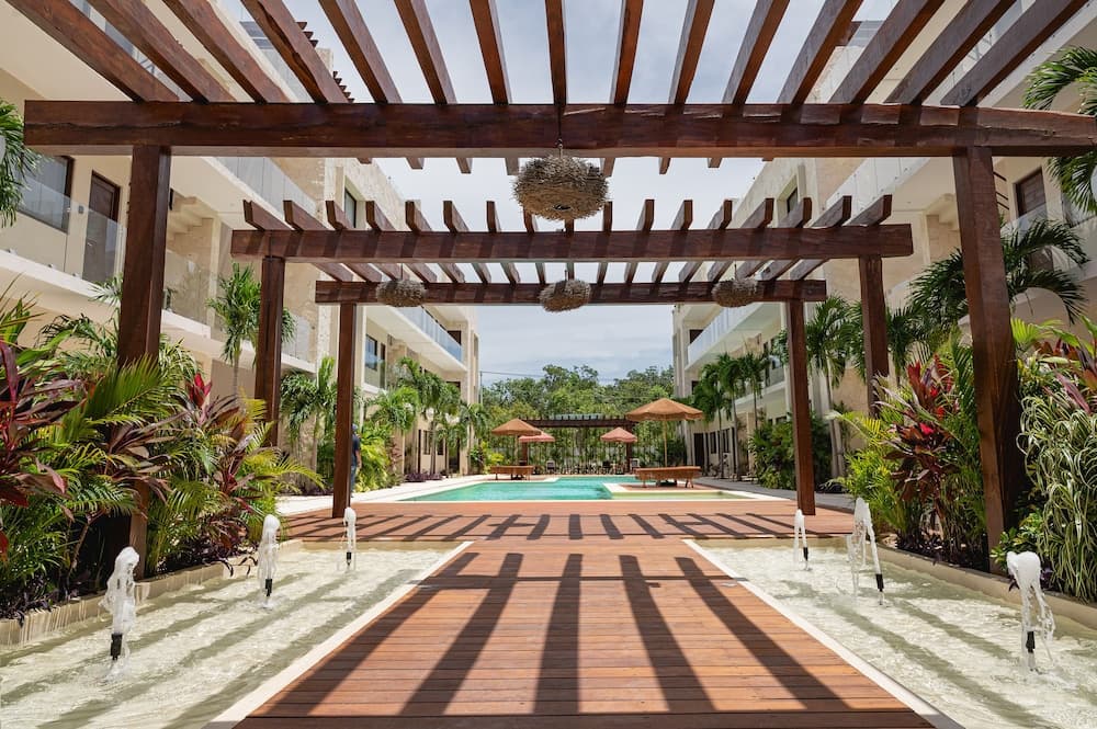 Blue Luxury Kukulkan — 27