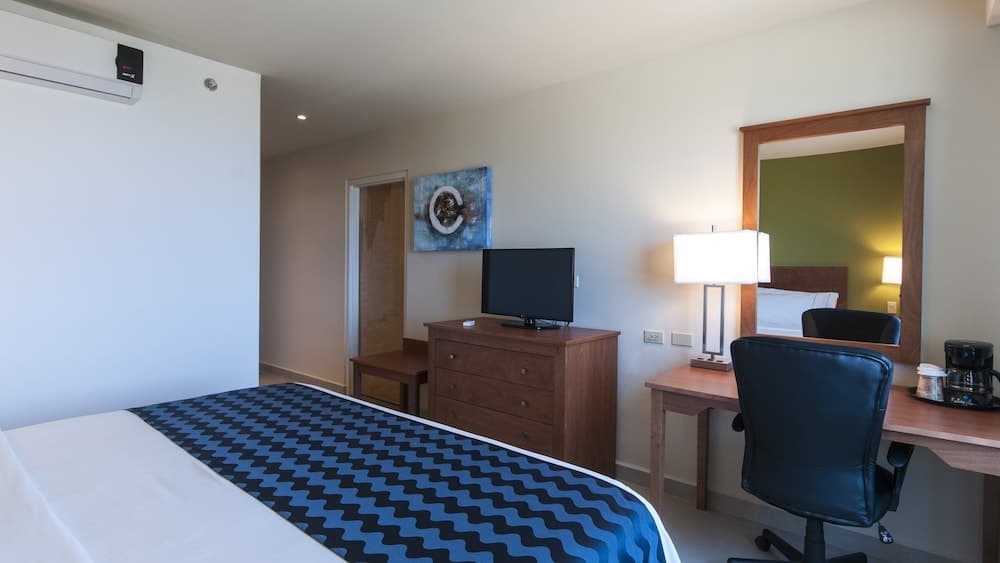 Holiday Inn Express Cabo San Lucas by IHG — 10