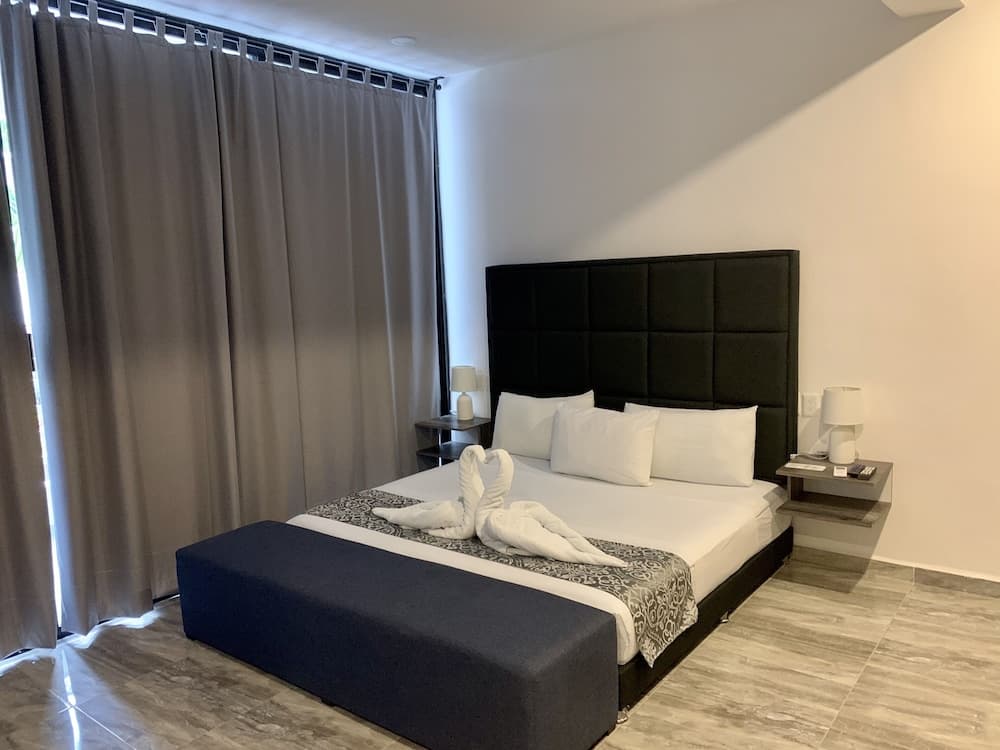 SILVERSANDS Hotel Boutique - 5Th Ave — 12