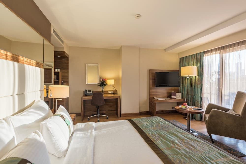 Holiday Inn Estambul Sisli by IHG — 26
