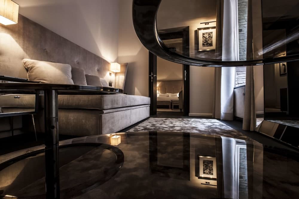 DOM Hotel — 25