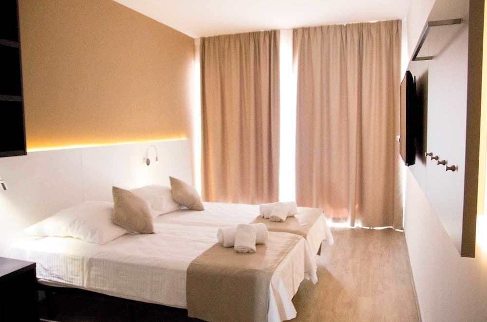 Planet Hotels One Adults Only +16 — 26