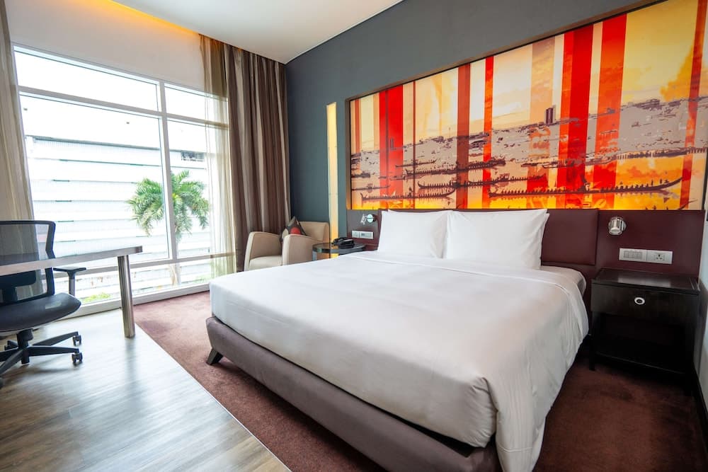 PARK PLAZA BANGKOK SOI 18 — 25