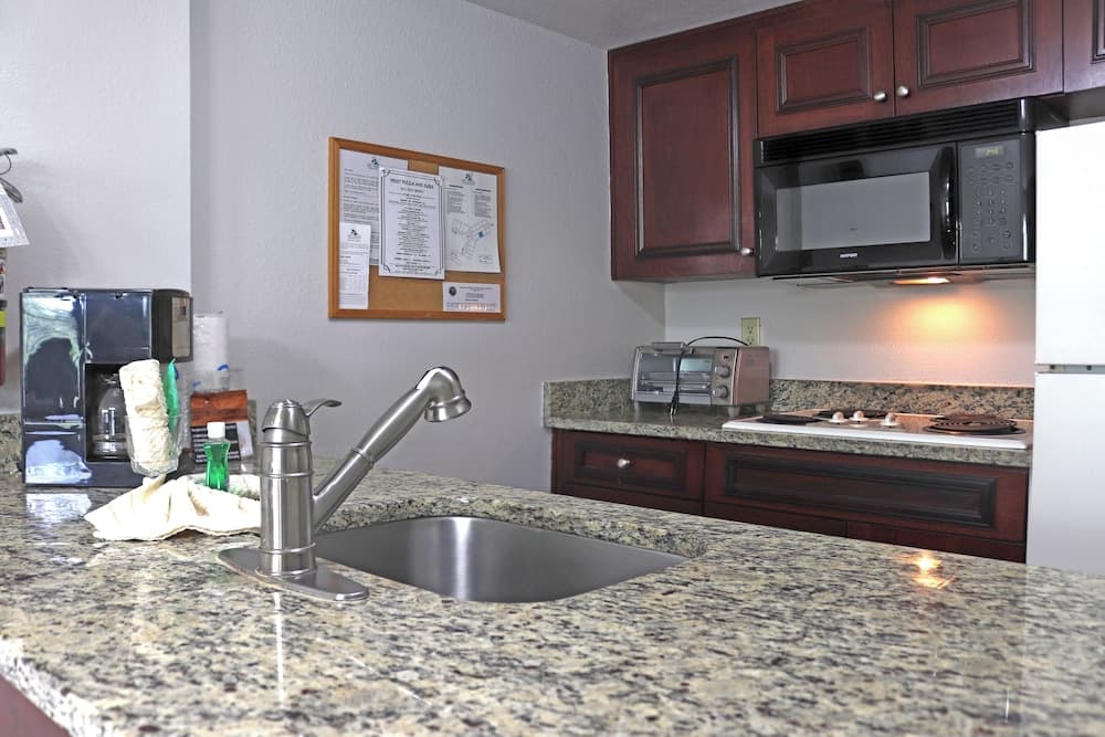 Parc Corniche Condominium Suite Hotel — 17
