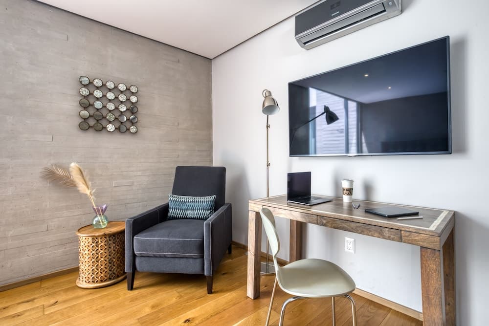 AR 218 Hotel von ULIV — 3