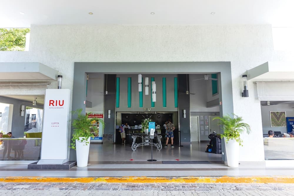 Hotel Riu Lupita - All Inclusive — 12