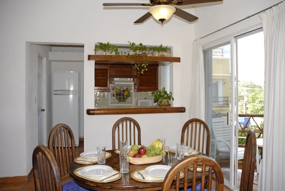Las Palmas Condominio — 18