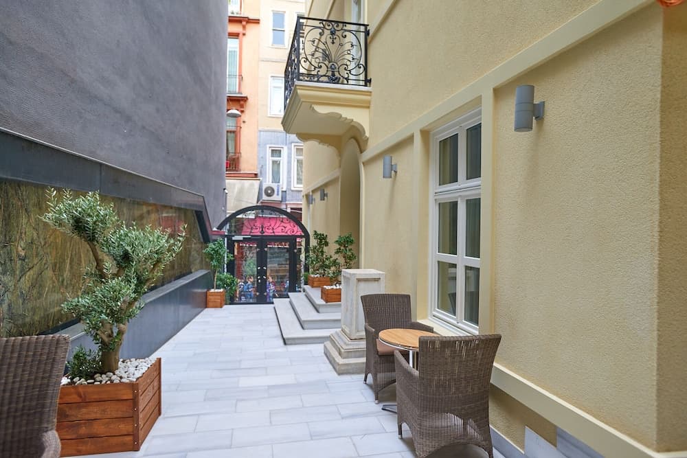 Akka Suites Taksim — 22