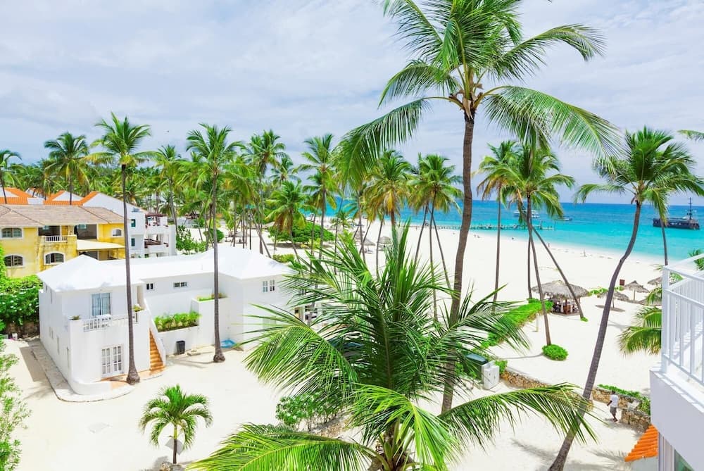 Punta Cana Beachfront Apartment With BBQ Private Terrace — 19