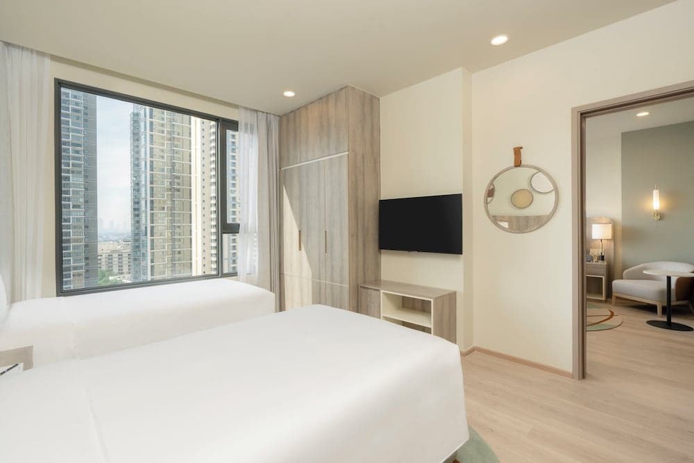 Staybridge Suites Bangkok Sukhumvit by IHG — 12