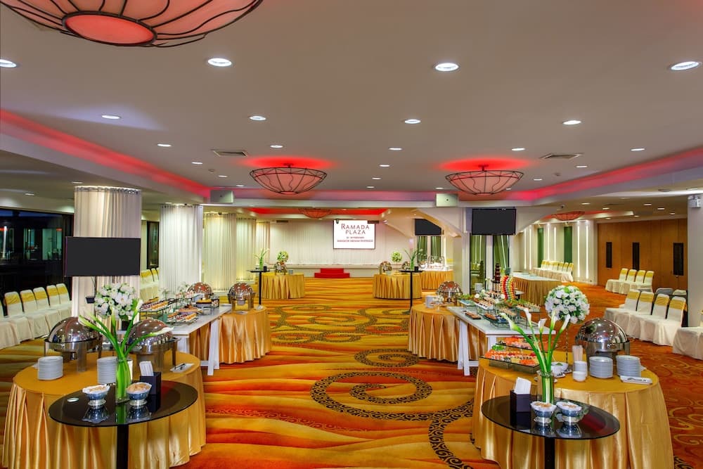 Ramada Plaza by Wyndham Bangkok Menam Fiume — 7