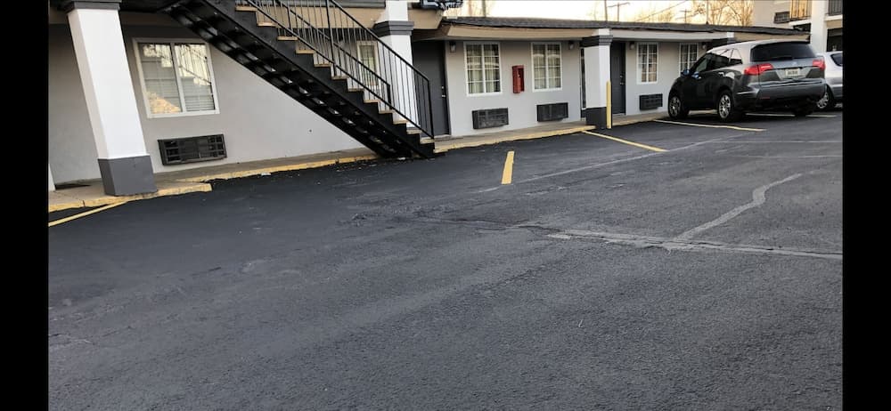 Deluxe Inn Miami, OK — 4
