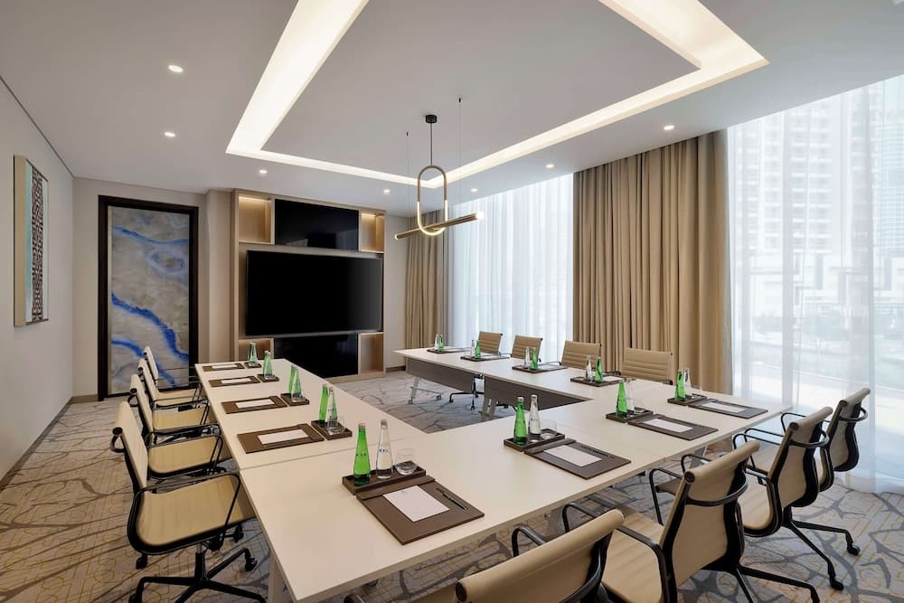 Embassy Suites By Hilton Dubai Business Bay — 12