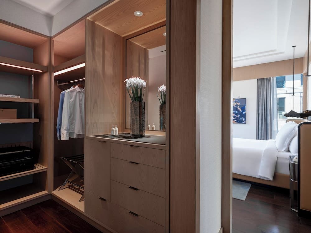Four Seasons Hotel Dubai International Financial Centre — 5