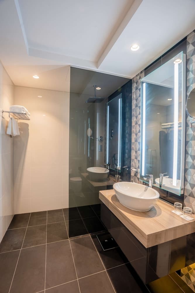 Radisson Dubai Damac Hills — 10