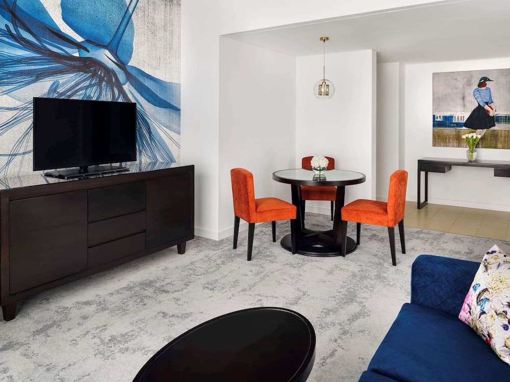 Mövenpick Hotel Jumeirah Lakes Towers — 14