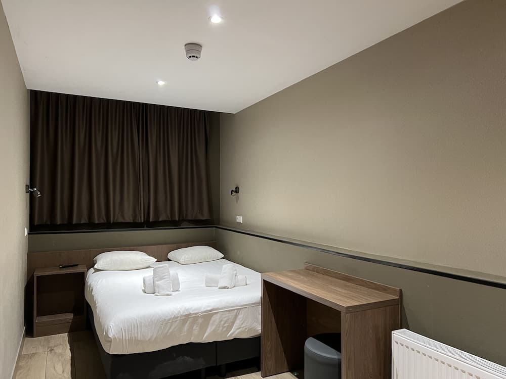 Hotel Blossoms — 21