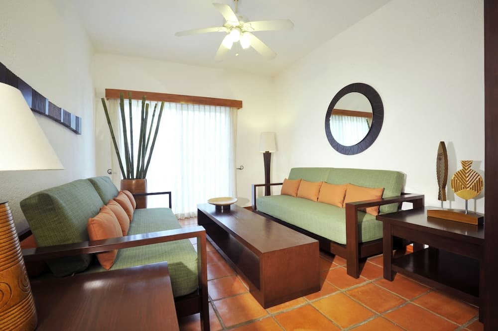 Las Palmas Condominio — 7