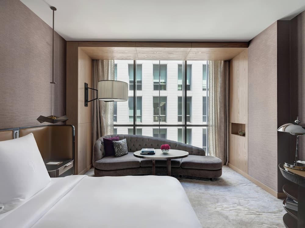Four Seasons Hotel Dubai International Financial Centre — 23